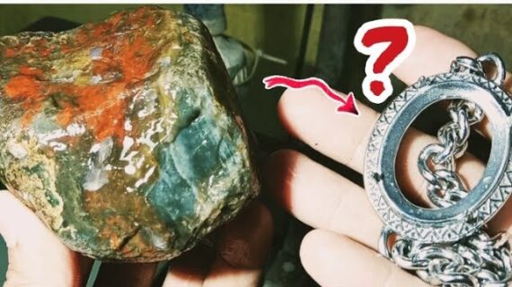 TADINYA batu ini cuma ganjalan pintu setelah yang punya minta